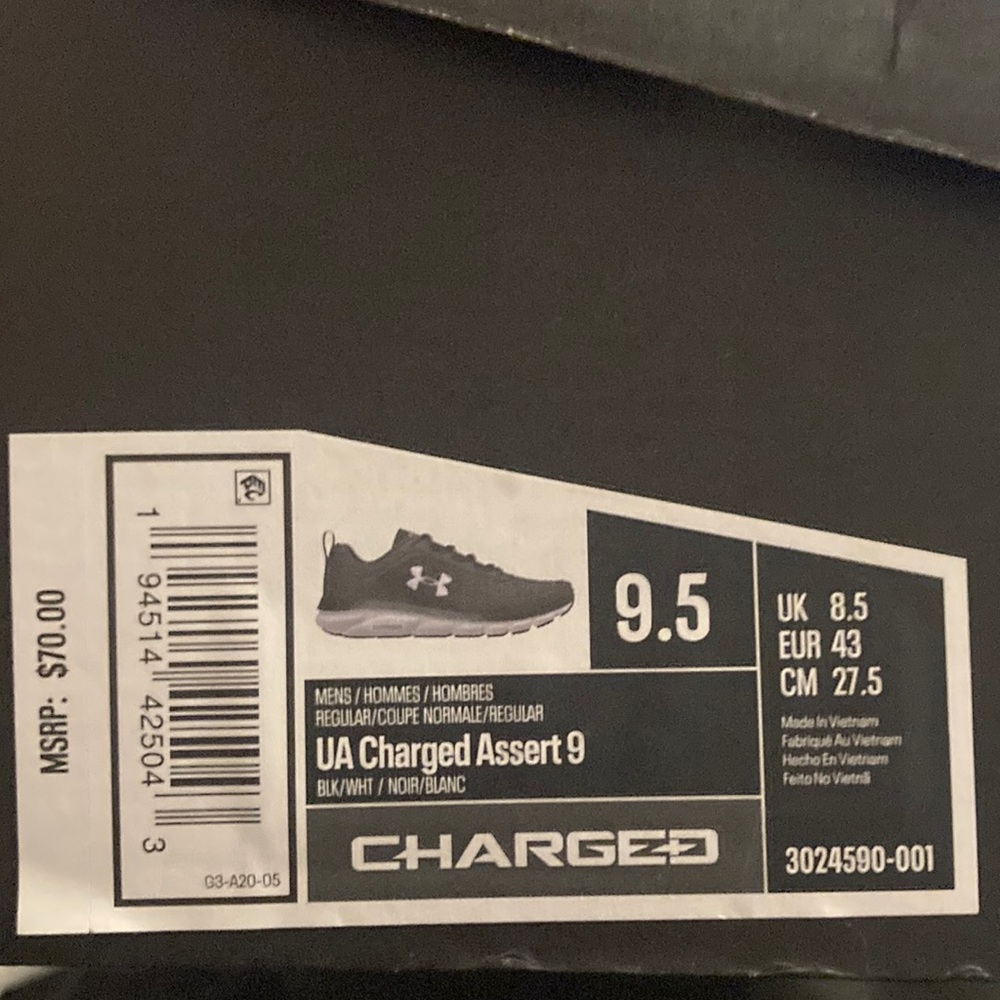 Under Armour Mens Charged Assert 9 Black Gym Running Shoes Sneakers NWT
